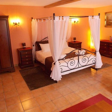 Chez Jousseaume Chambre D'Hotes Et Gites Saint-Ciers-Champagne Exterior photo